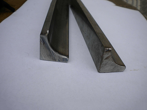 異型鋼可以用于制造各種零件和機(jī)器設(shè)備如汽車發(fā)動機(jī)機(jī)床等同時在鐵路電子管道等其他領(lǐng)域也有廣泛的應(yīng)用
